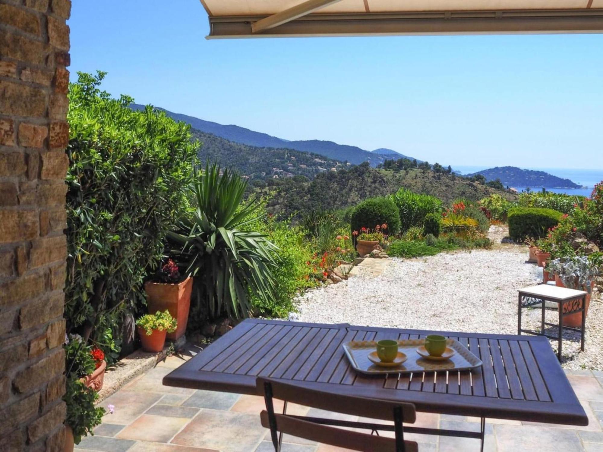 Pretty Tiny House With Sea View, Le Lavandou Eksteriør bilde